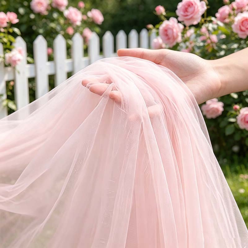 Wedding Balloon Arch - Zachte Mist Lichtroze Tulle Stofrol, Franse